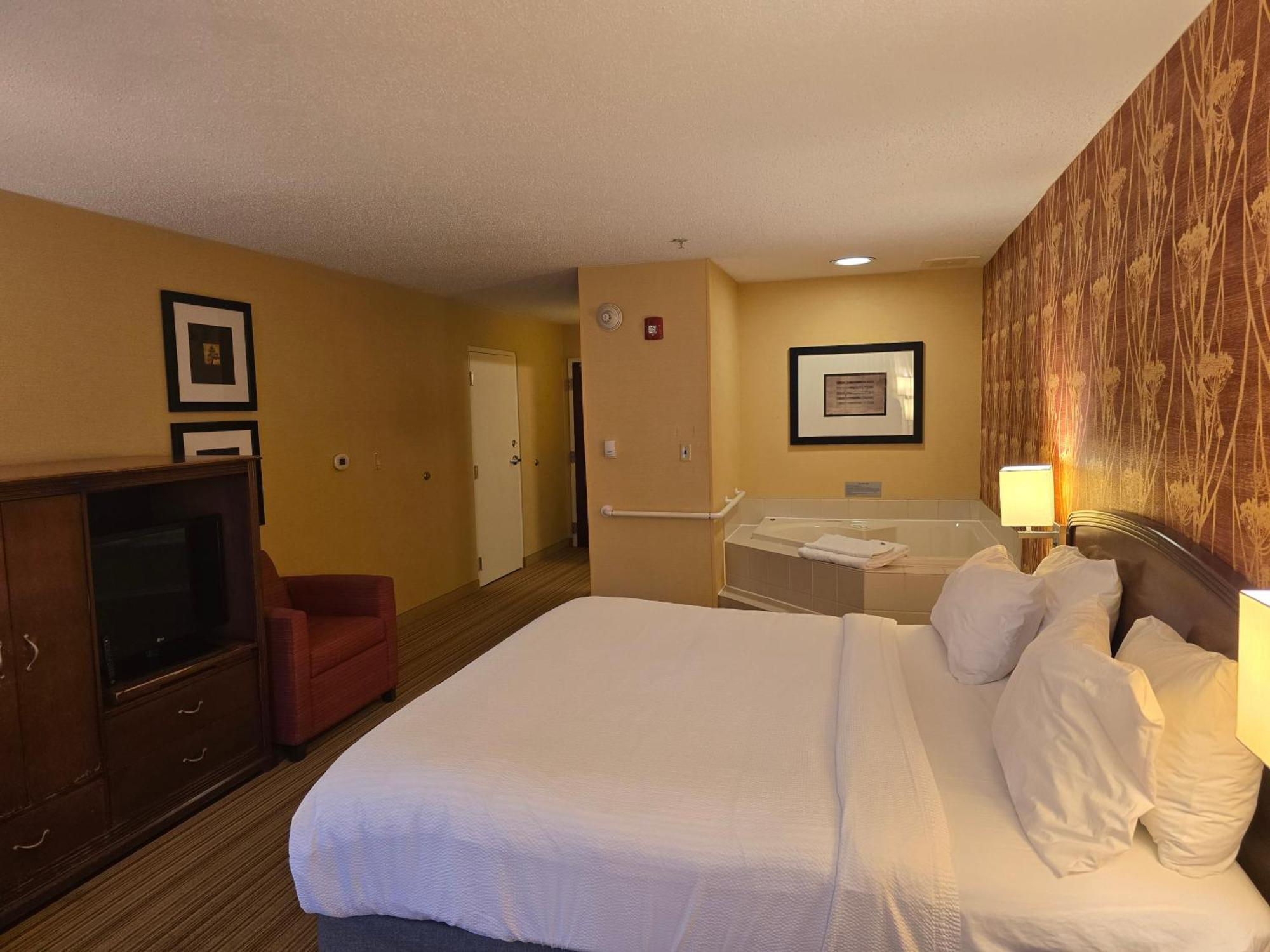 Country Inn & Suites By Radisson, Convention Center Altoona Ngoại thất bức ảnh