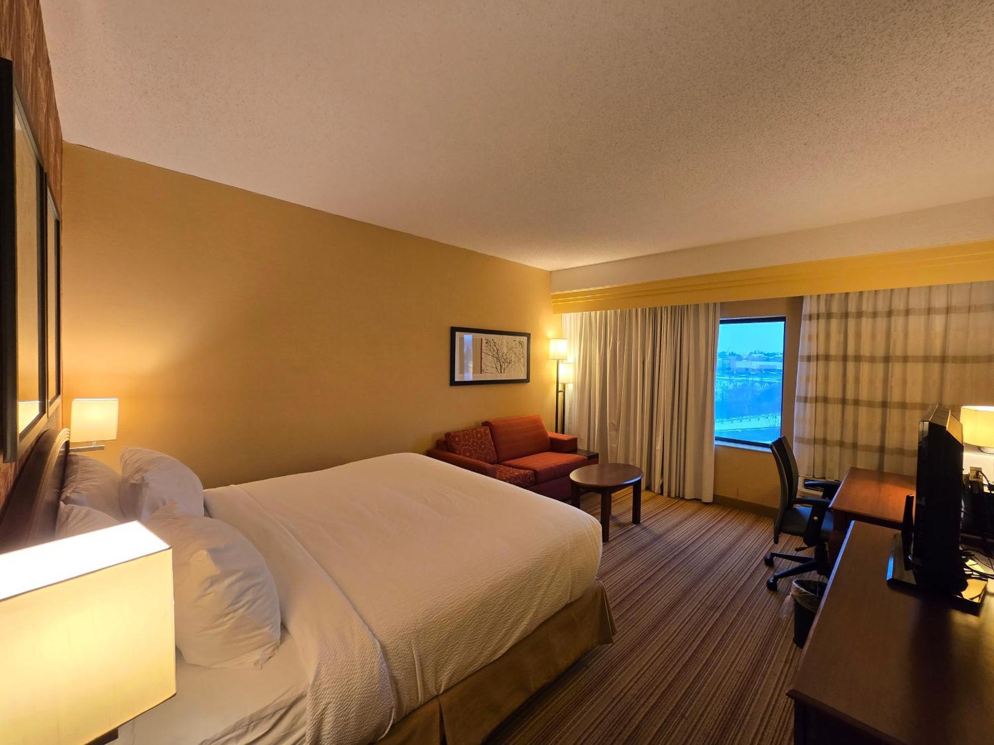 Country Inn & Suites By Radisson, Convention Center Altoona Ngoại thất bức ảnh
