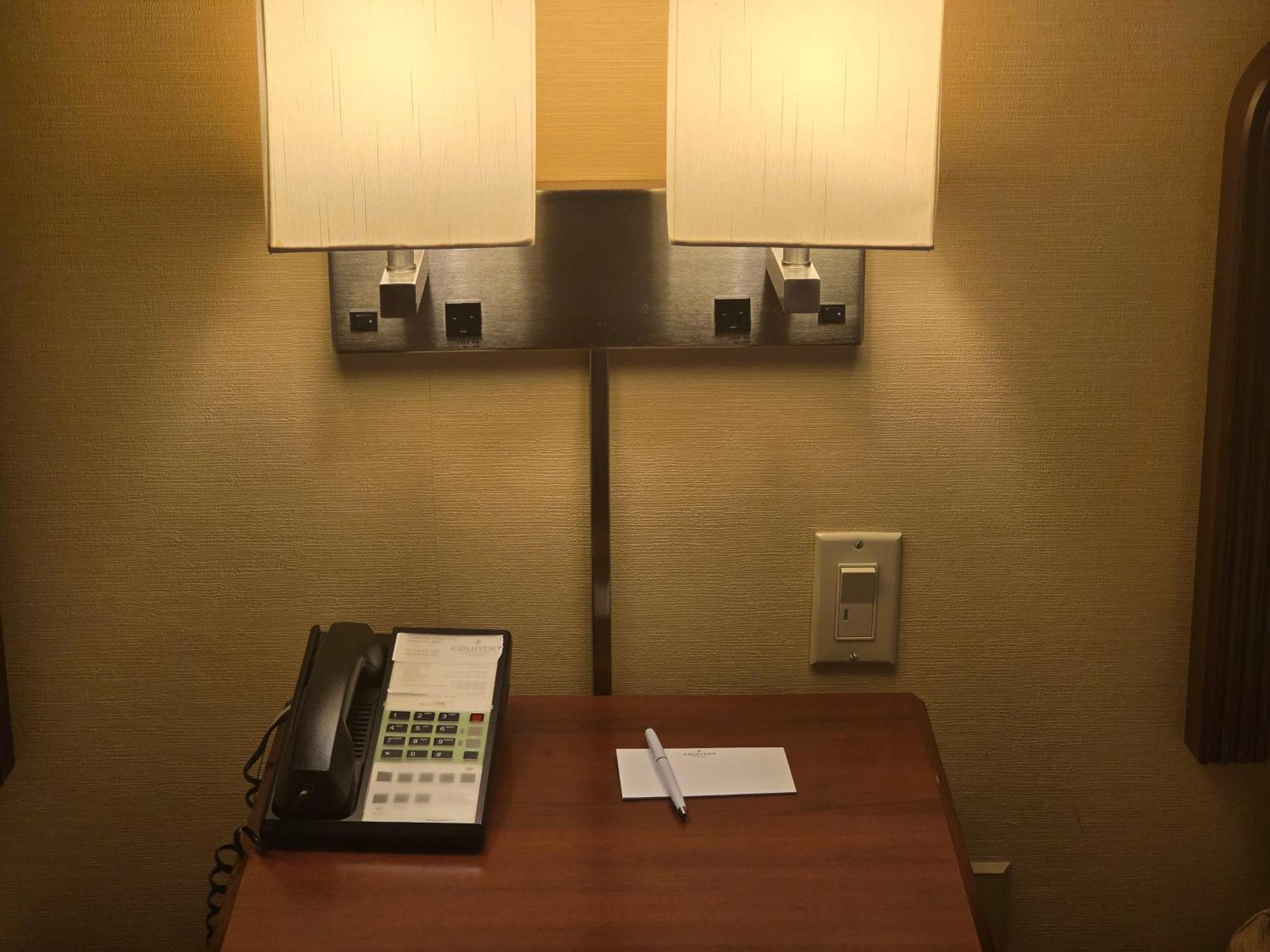 Country Inn & Suites By Radisson, Convention Center Altoona Ngoại thất bức ảnh