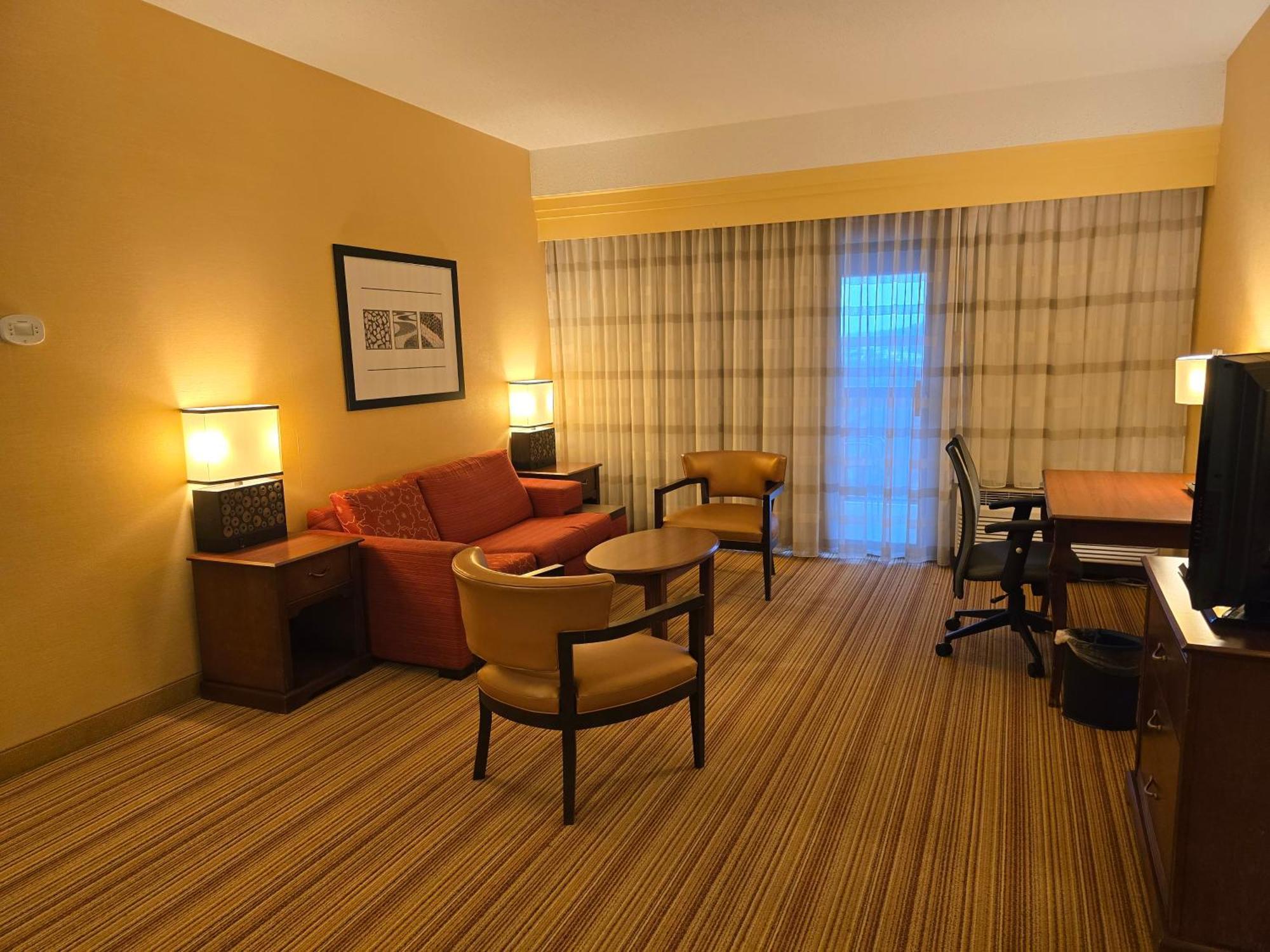 Country Inn & Suites By Radisson, Convention Center Altoona Ngoại thất bức ảnh