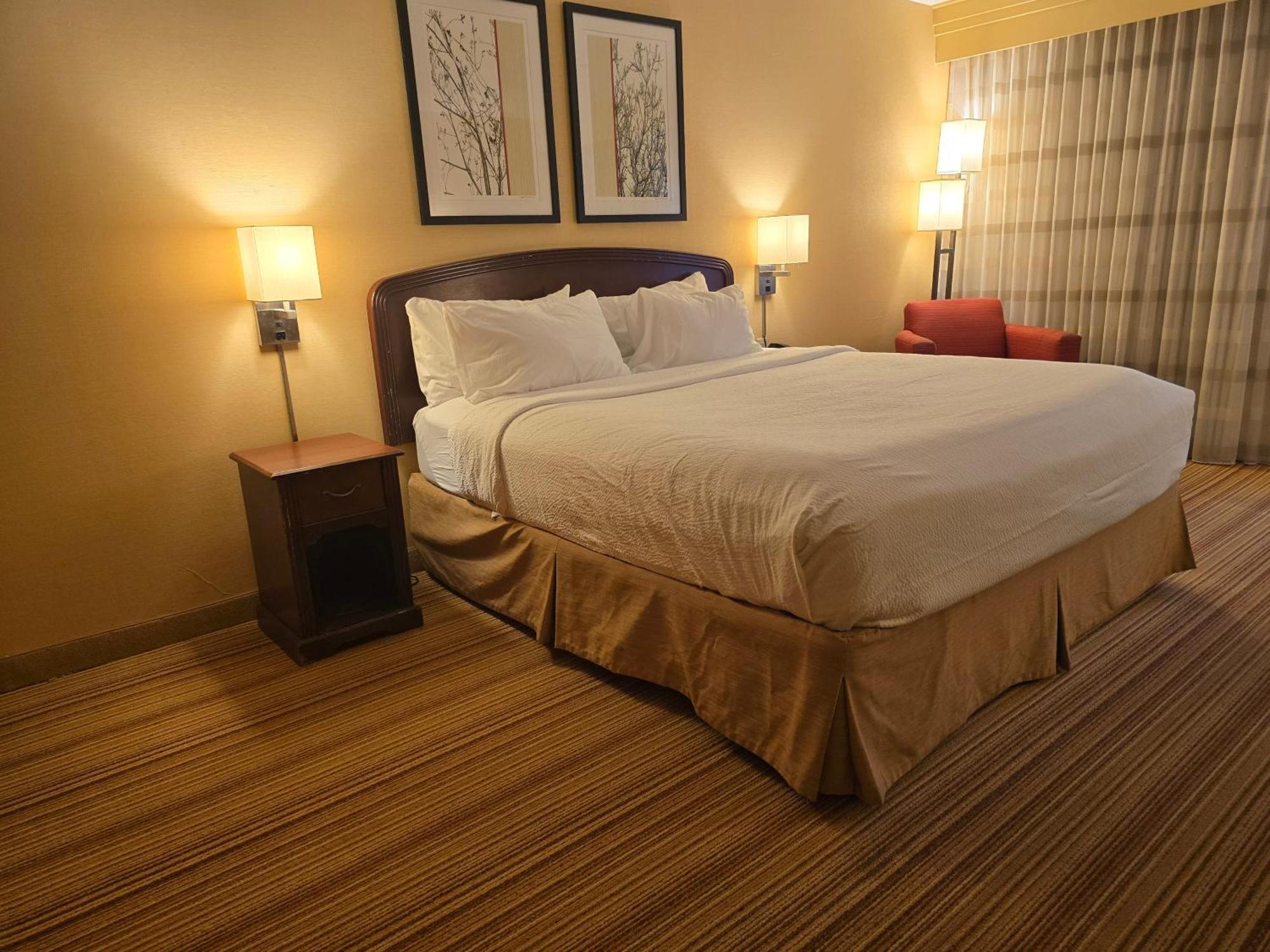 Country Inn & Suites By Radisson, Convention Center Altoona Ngoại thất bức ảnh
